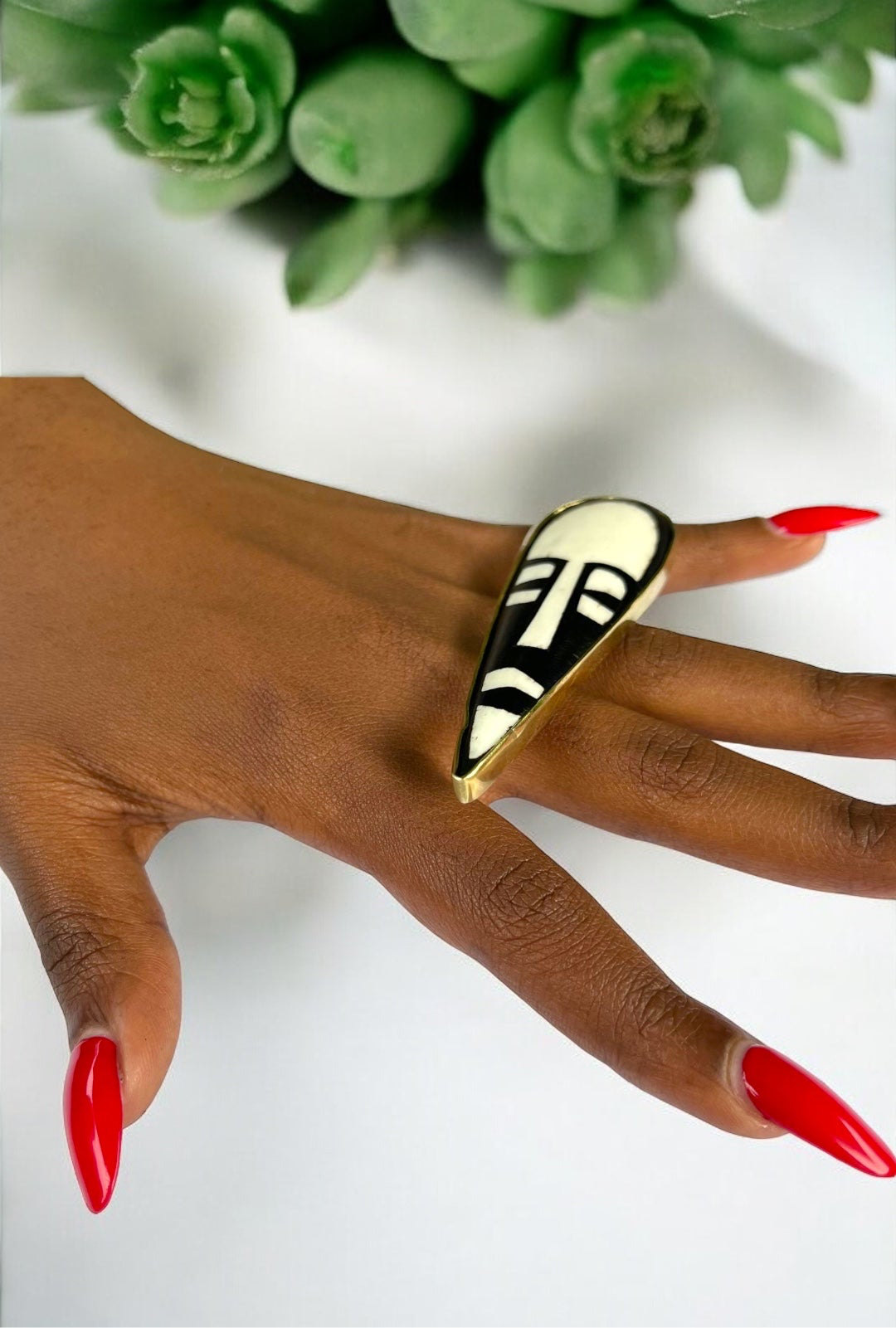Cobié Horizontal Mask Ring