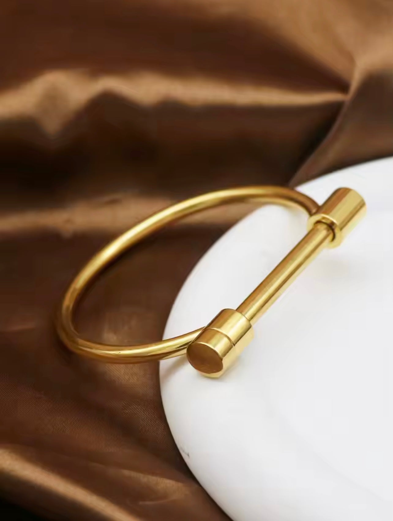 Beaujo Screw-On Bracelet in Gold